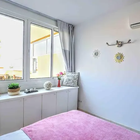 Tropical - Parking, Wifi, Ac Apartment