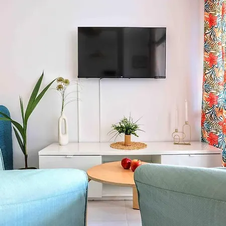 Tropical - Parking, Wifi, Ac Apartment *